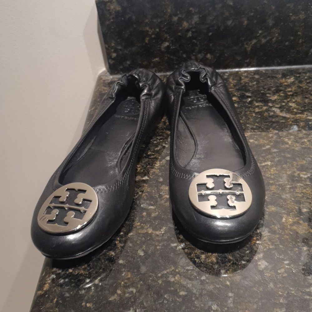 Tory Burch Classic Reva Ballet Flats w/Gold Emblem size 8.5